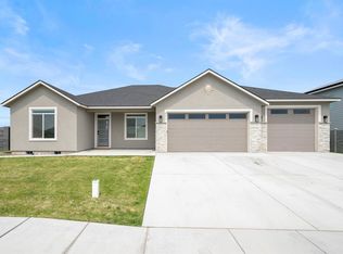 8613 Dusty Maiden Dr, Pasco, WA 99301