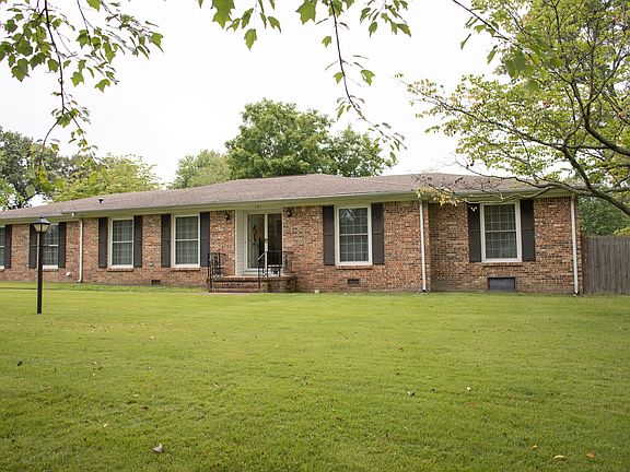 3rd image of 101 Essex Ct