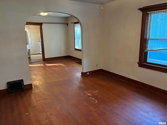 5th image of 422 45th St