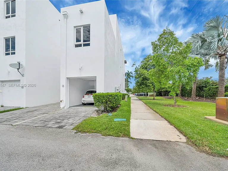 6310 NW 103rd Pl #201 — Photo 24