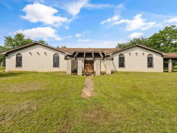 144 S Rice Rd, Kilgore, TX 75662