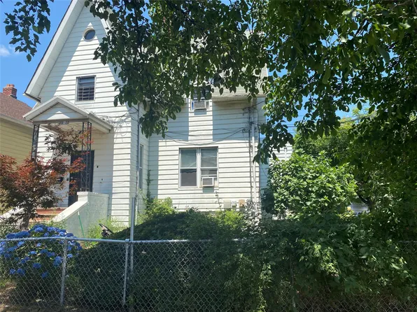 10121 46th Avenue, Corona, NY 11368