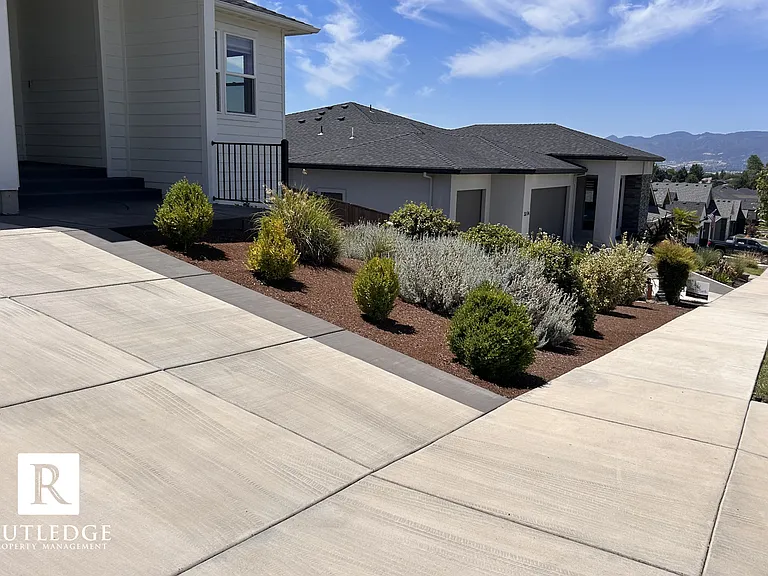 3282 Sky Way — Photo 3