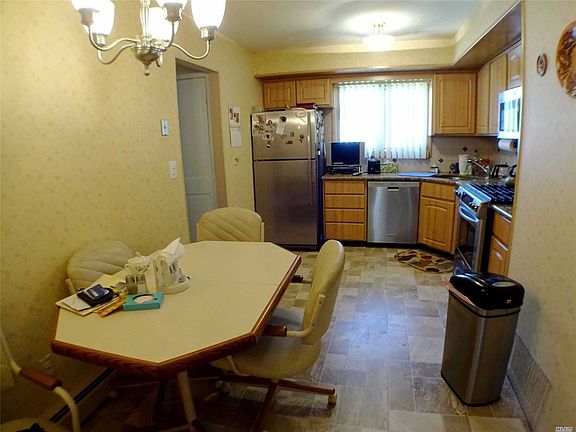 5th image of 111 Woodlawn Ave