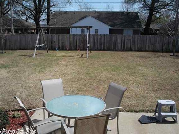 4th image of 310 Crain Dr