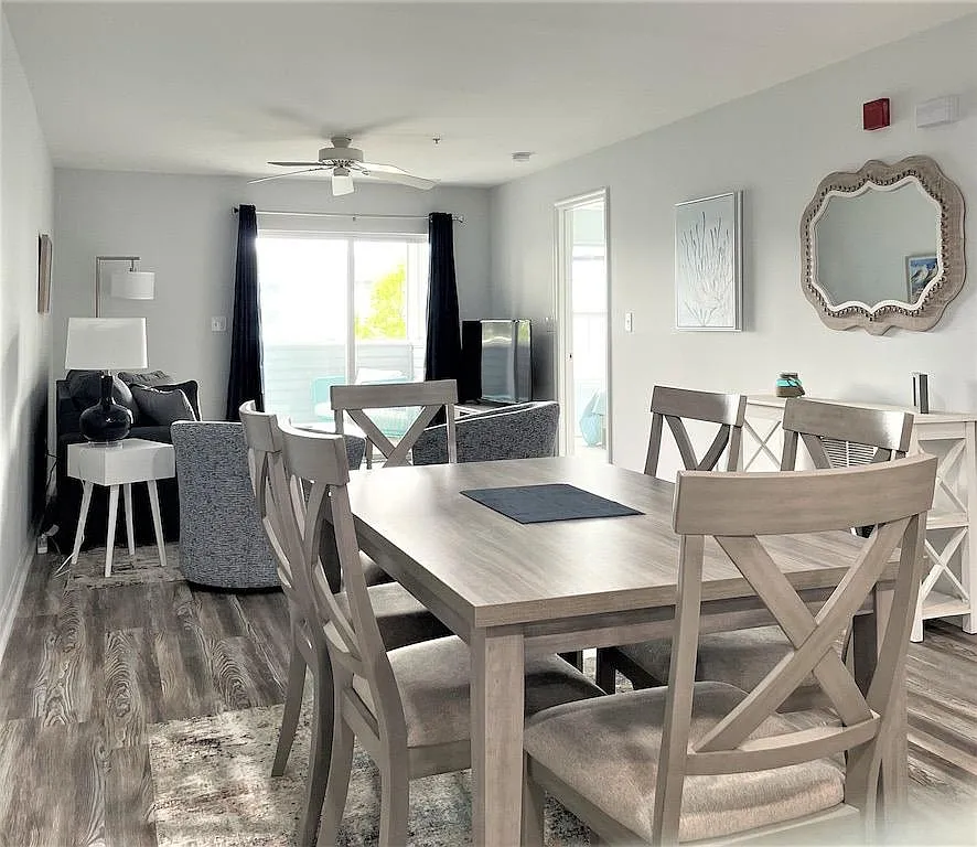 2 bed, 1050 sqft, $1,800 — Photo 4