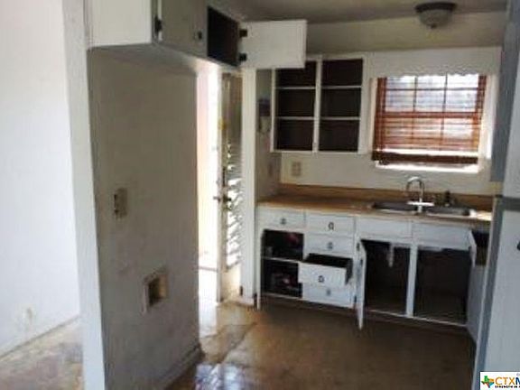 3rd image of 1215 W Avenue C
