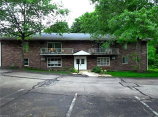 5017 Nob Hill Dr #E2, Chagrin Falls, OH 44022