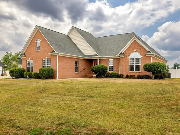 523 Murray Fork Dr, Fayetteville, NC 28314