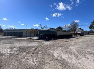 1602 Country Club Dr, Pleasant Hill, MO 64080