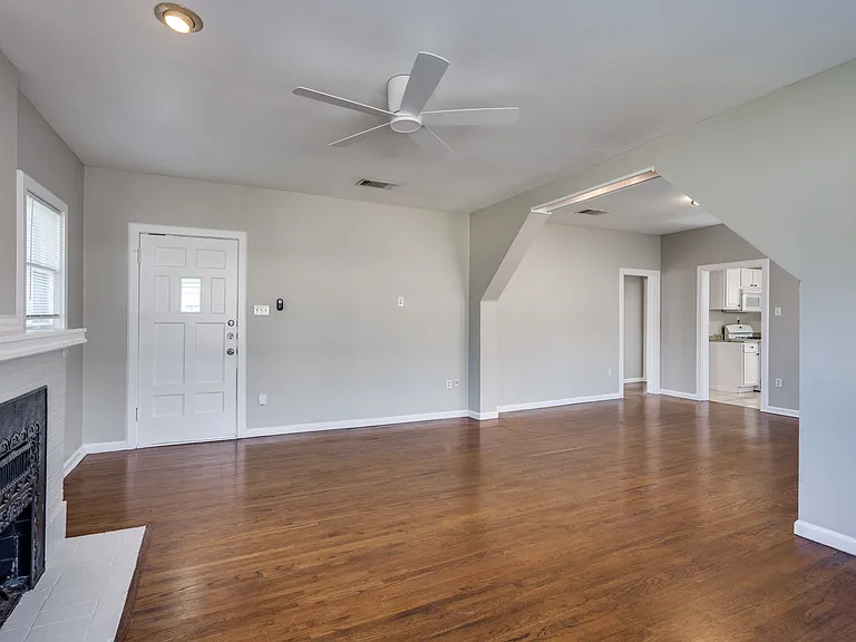 5011 Parkland Ave — Photo 4