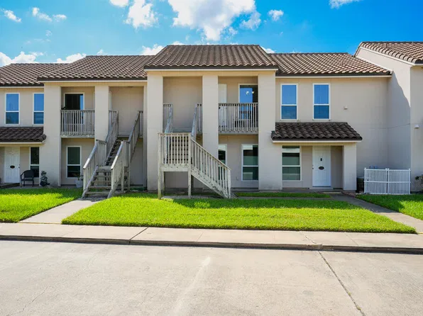 221 Marion Dr #D-205, Rockport, TX 78382
