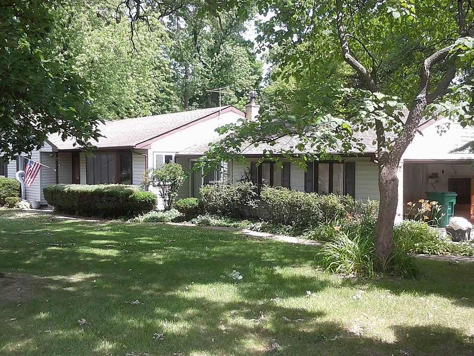 1st image of 18690 W Willow Point Dr