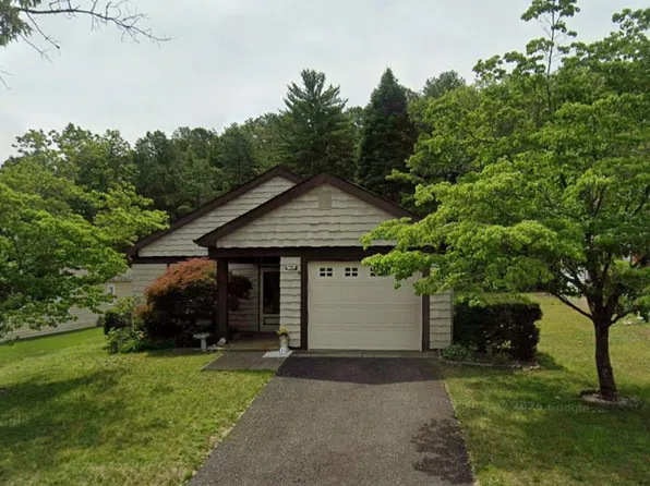 15 Stamford Pl, Southampton, NJ 08088
