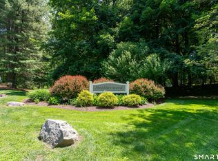 6 Barnes Rd W #6, Stamford, CT 06902