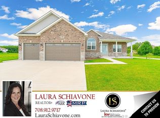 26909 W Wedgewood Ln, Channahon, IL 60410