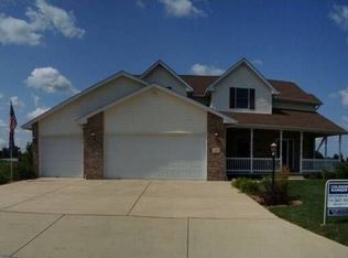 5 Stonegate Ct, Groveland, IL