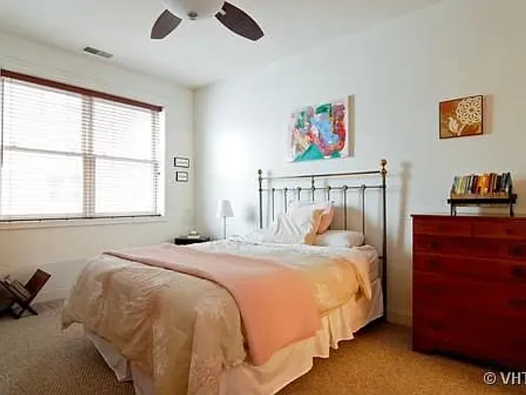 2310 W Saint Paul Ave #202 — Photo 6