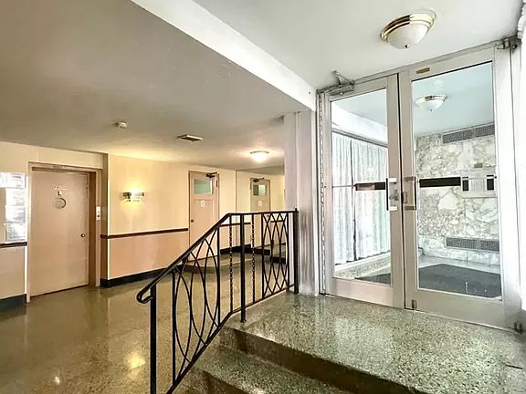 3rd image of 1350 E 5th St APT 1H