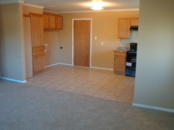 2nd image of 404 NW Glendale Dr