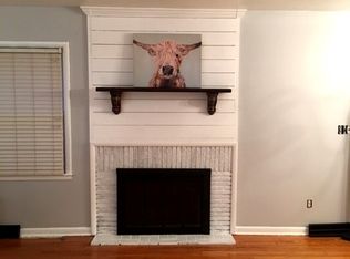 504 NE Applewood St, Lees Summit, MO 64063