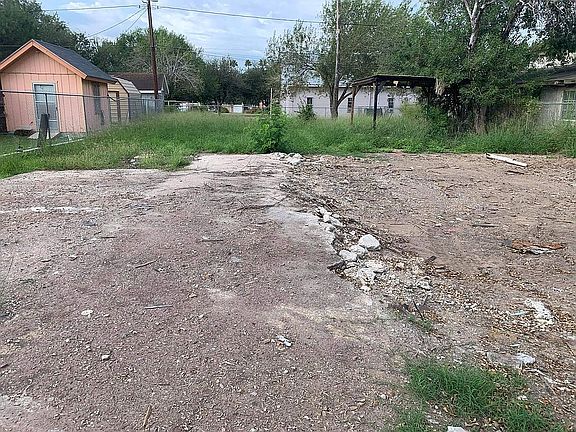 4th image of 3301 E Efrain St