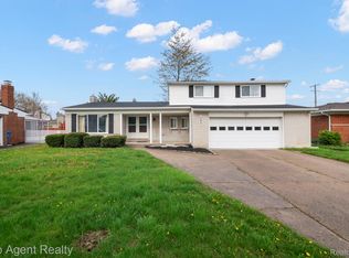 30151 Barbary Ct, Warren, MI 48093
