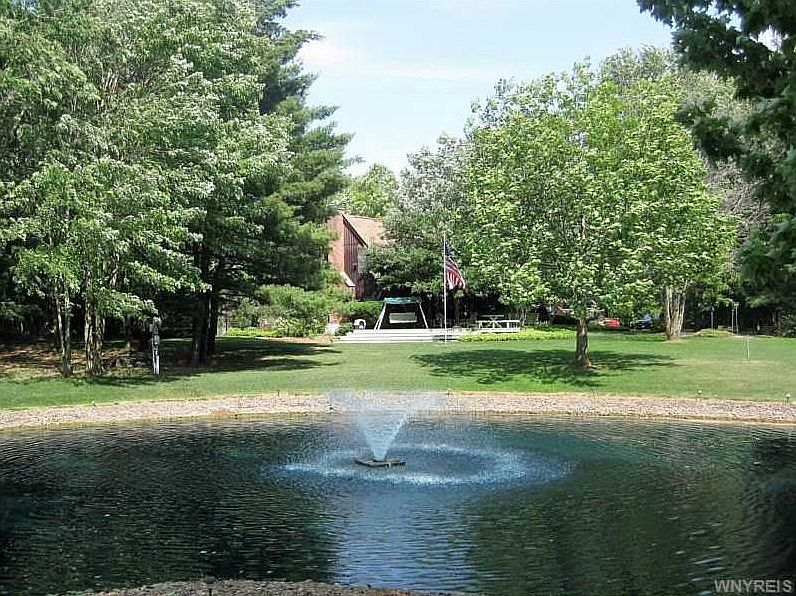 1st image of 20 Carlton Dr