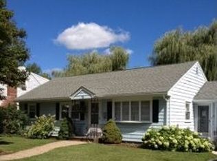 76 Moffatt Rd, Salem, MA 01970