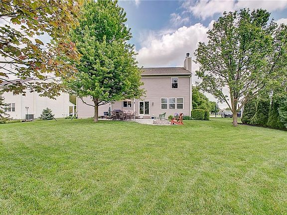 3rd image of 14288 Autumn Woods Dr
