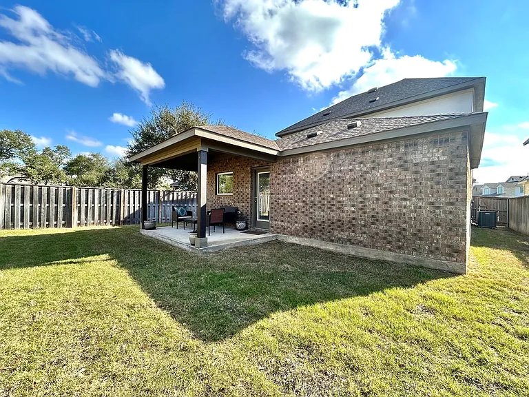 1357 Kneehigh Ln — Photo 31