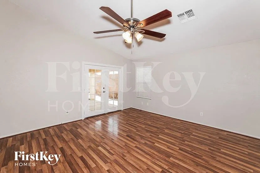 4 bed, 2.0 bath, 1678 sqft, $2,150 — Photo 4