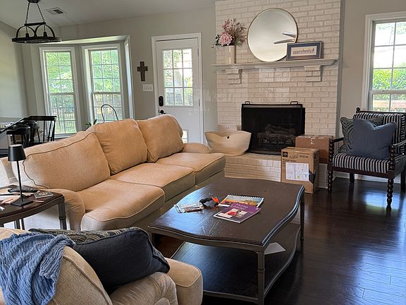 3rd image of 9934 Meadowmead Ct