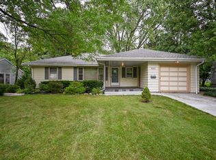 925 S Gables Blvd, Wheaton, IL 60189