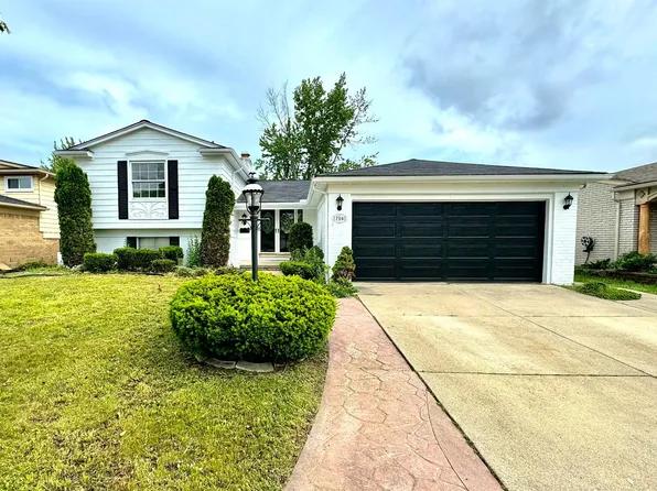 27340 Wilson Dr, Dearborn Heights, MI 48127