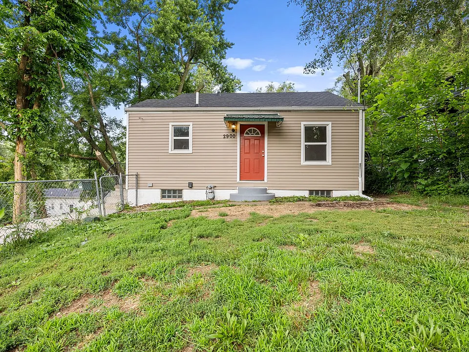 2900 Oxford St