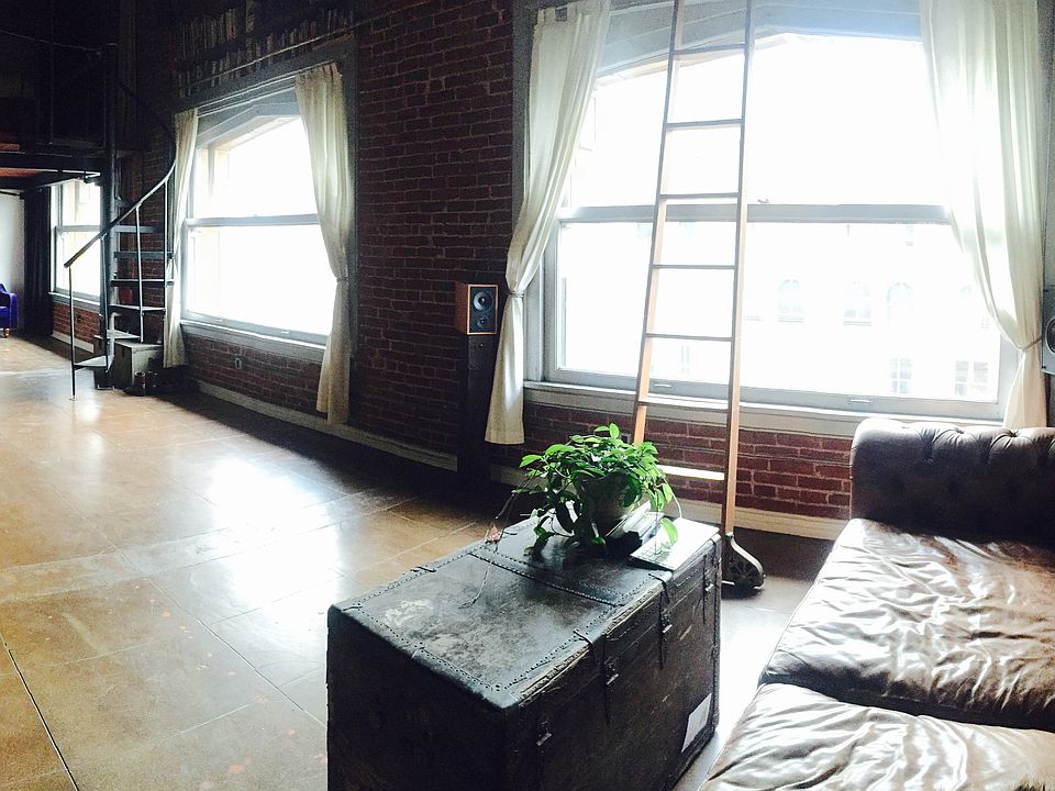 1st image of 215 W 7th St APT 1210