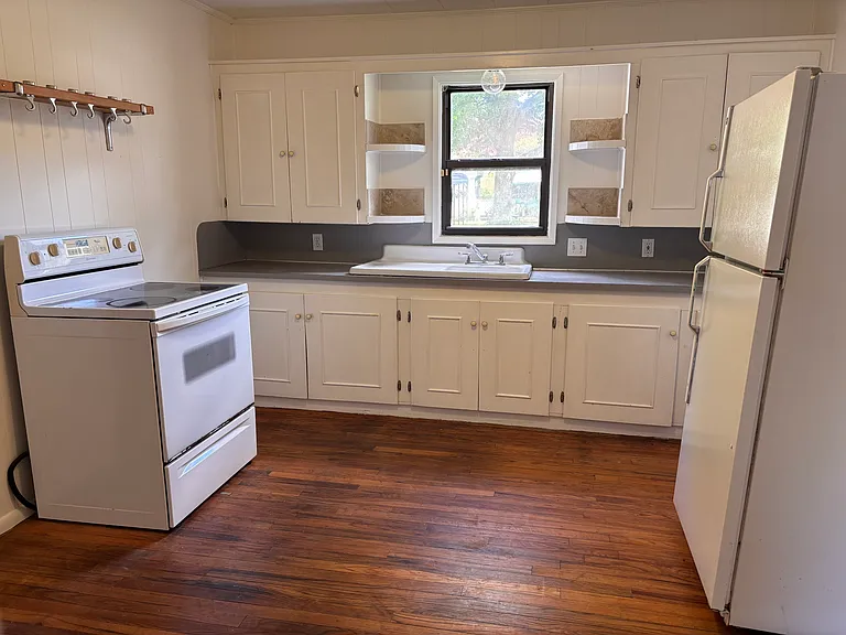 200 Gabriel St — Photo 10