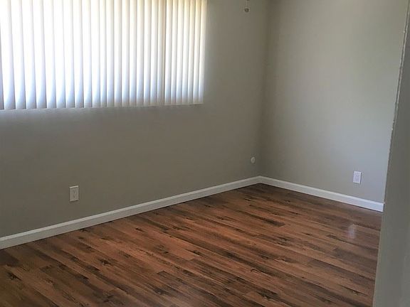 4th image of 11617 Cedar Ave APT E