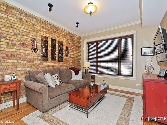 2nd image of 4136 N Kenmore Ave #1