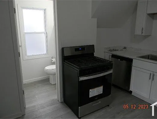 238 Frank Ave — Photo 5
