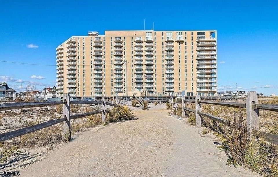 1st image of 322 Boardwalk #707
