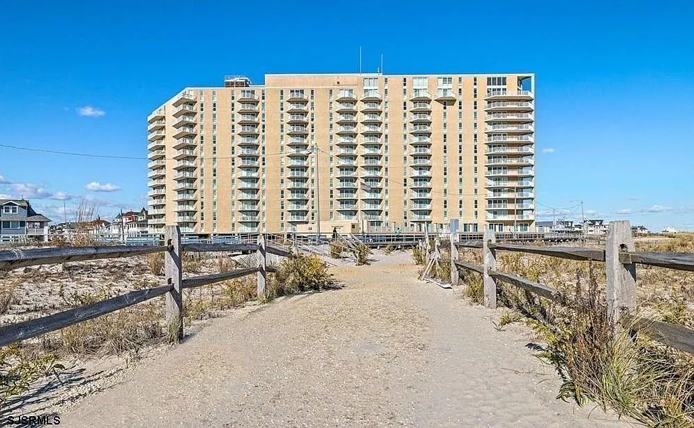 322 Boardwalk #707 photo 1