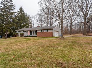 531 Janes Ln, Macedonia, OH 44056