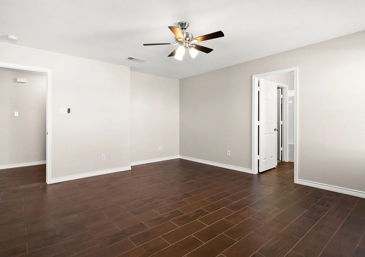 2409 Riley Dr — Photo 4