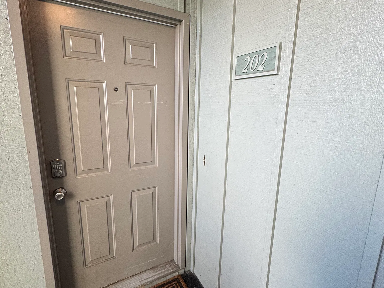2 bed, $1,900 — Photo 2