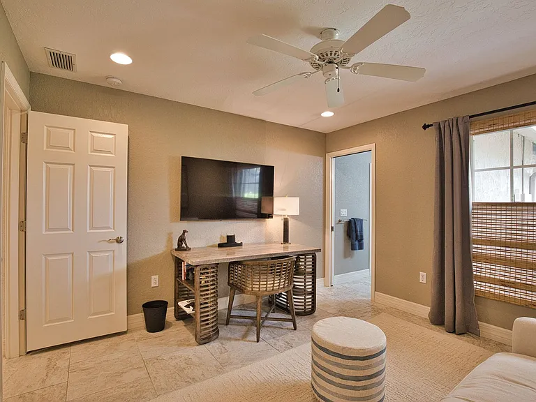 630 Khyber Ln — Photo 40