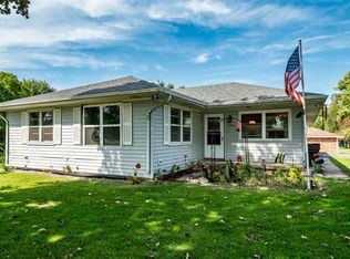 706 Blairs Ferry Rd NE, Cedar Rapids, IA 52402