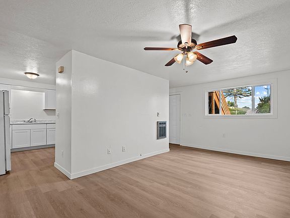 5th image of 1342 E Poplar St APT C
