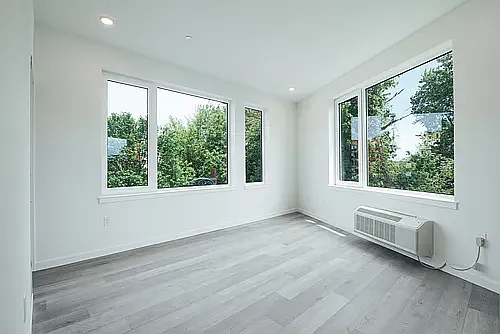 130 Monitor Street — Photo 31